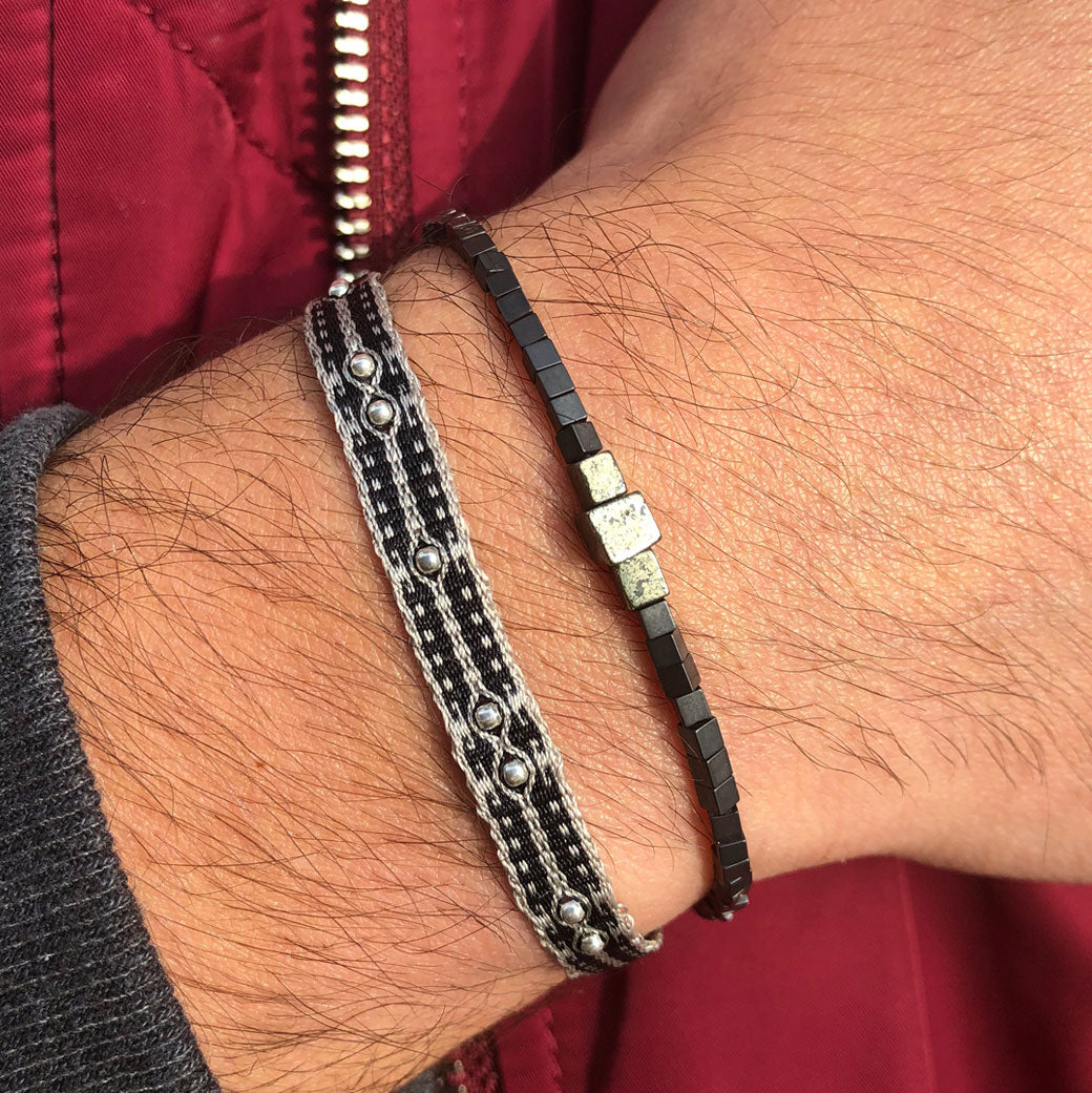 bracelet-tendance-tissu-homme-noir-billes-argent