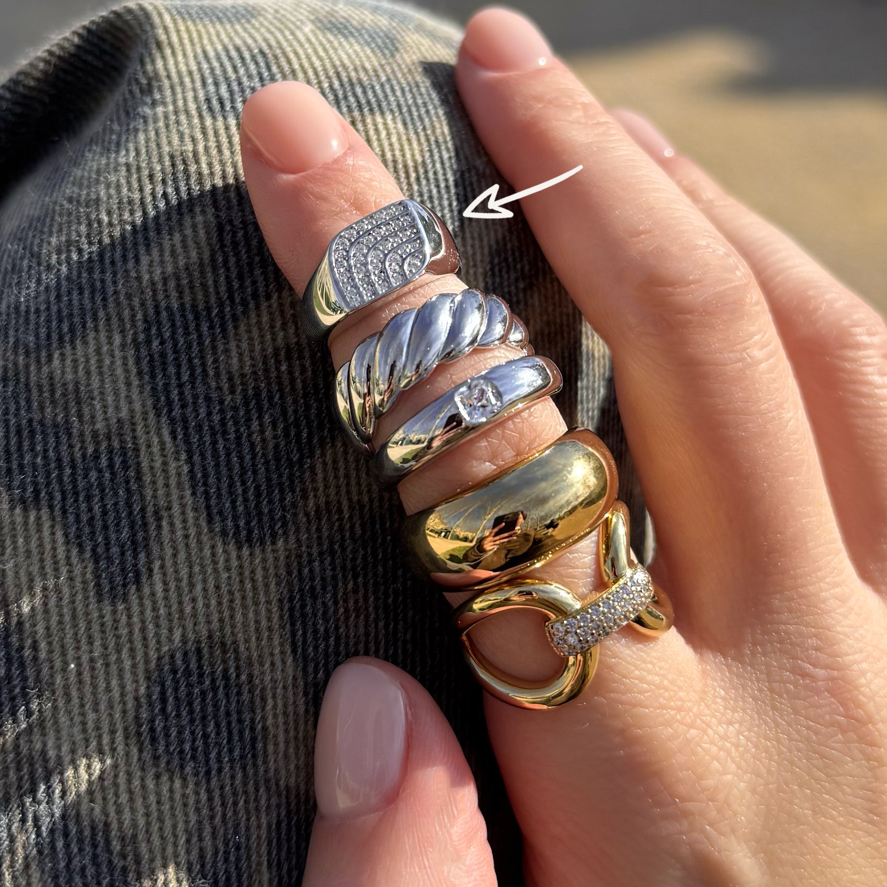 Bague chevalière Shell pavée brillante