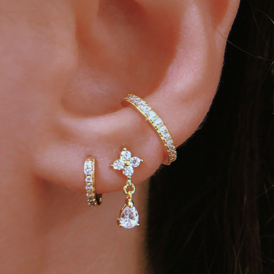 mini-boucle-oreille-pendante-courte-doree